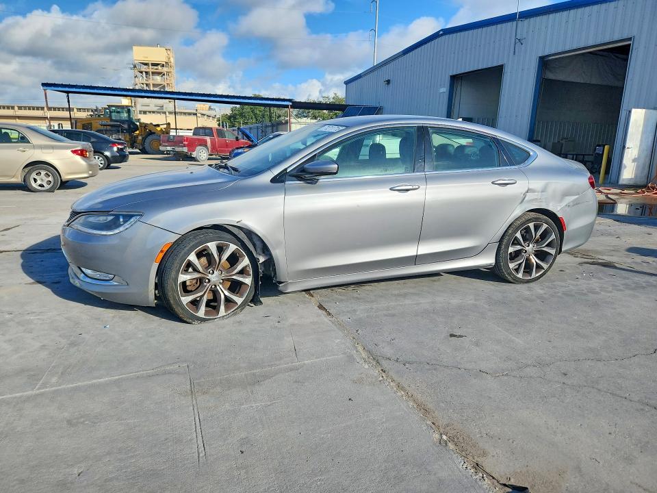 CHRYSLER 200 2015 с VIN 1C3CCCCG8FN526438 - Снимка от търг