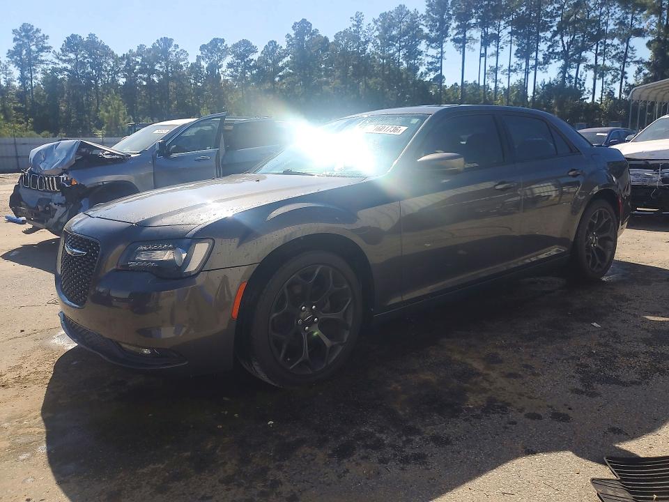 Photo 1 from auction – 2019 CHRYSLER 300 with VIN 2C3CCABG6KH708213
