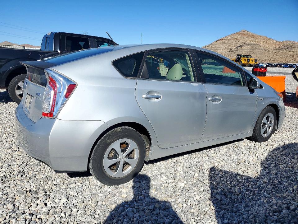 Фото 3 с аукциона – 2014 TOYOTA PRIUS с VIN JTDKN3DU7E1776295