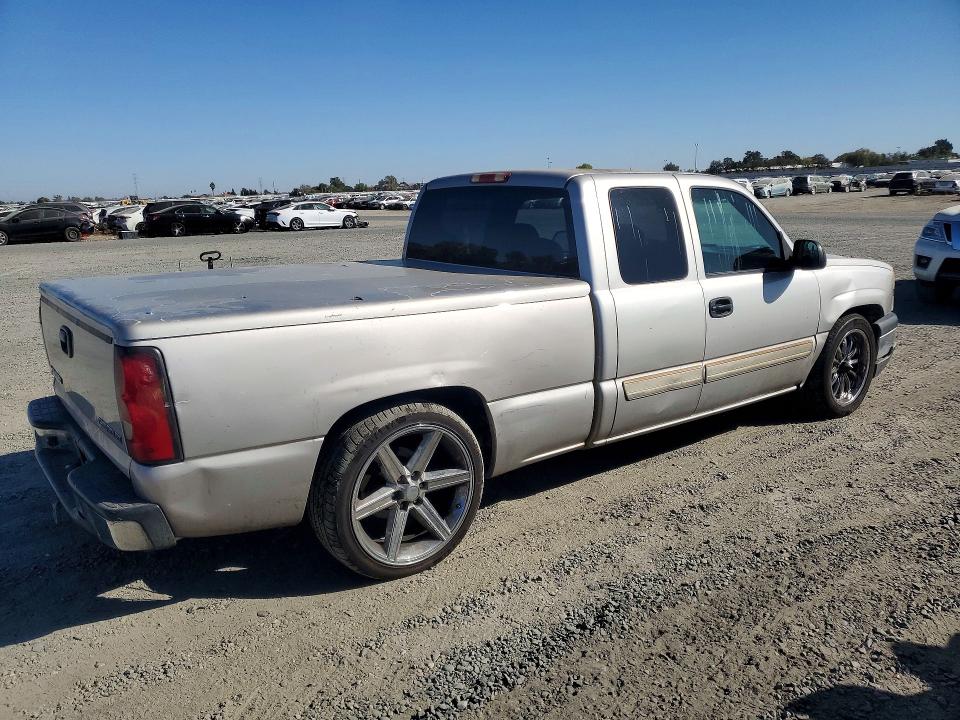 Снимка 3 от търг – 2004 CHEVROLET SILVERADO с VIN 2GCEC19TX41319061