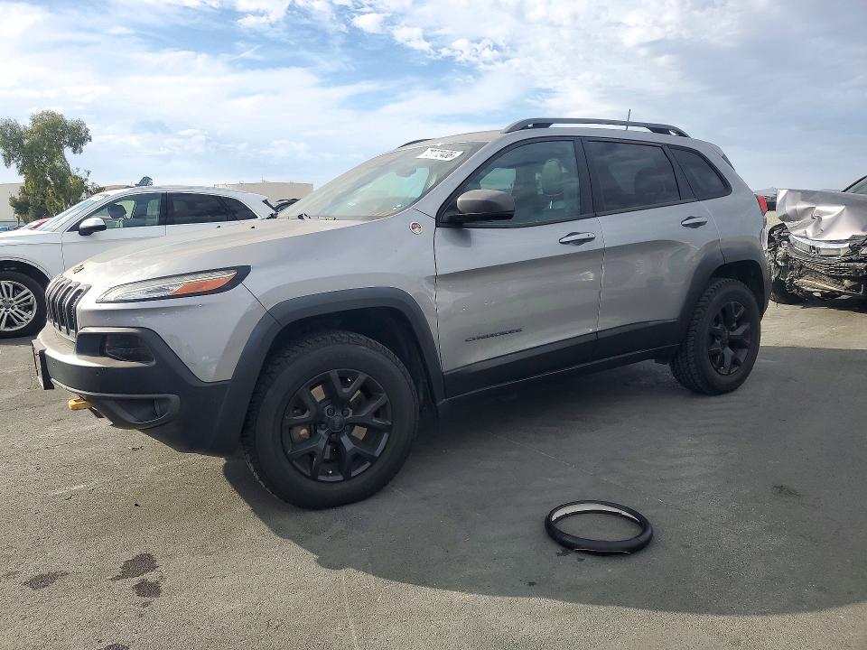 JEEP CHEROKEE 2016 مع رقم تعريف المركبة 1C4PJMBSXGW133325 - صورة من المزاد