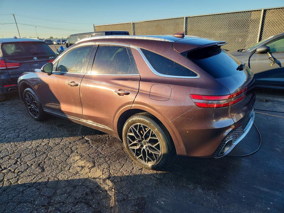 Photo 2 from auction – 2022 GENESIS GV70 with VIN KMUMADTB7NU058624