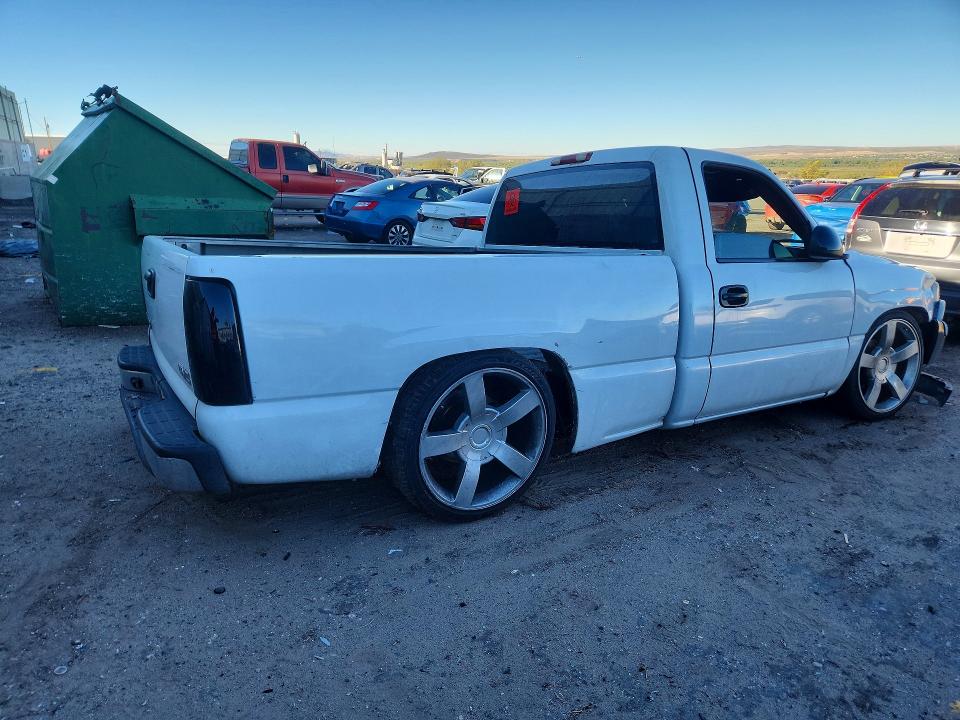 Снимка 3 от търг – 2000 CHEVROLET SILVERADO с VIN 1GCEC14W9YZ278839