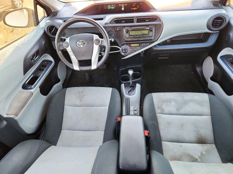 Zdjęcie 8 z aukcji – 2012 TOYOTA PRIUS C z VIN JTDKDTB34C1504989