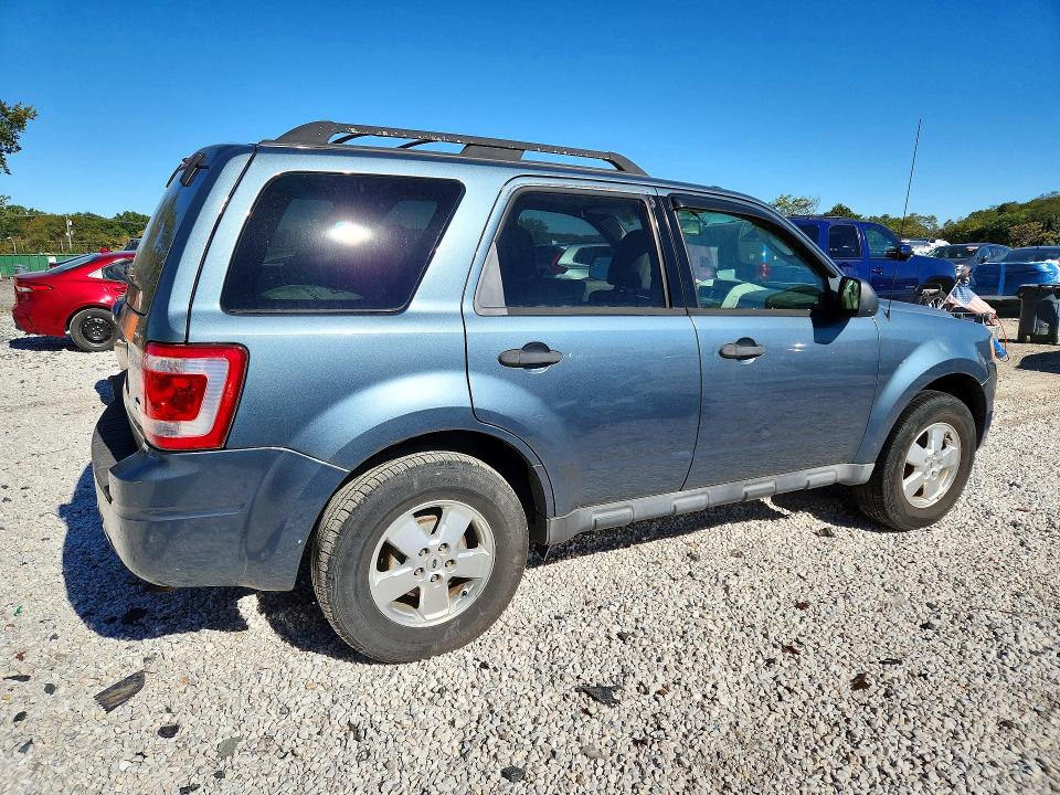 Снимка 3 от търг – 2011 FORD ESCAPE с VIN 1FMCU9DG8BKA42058