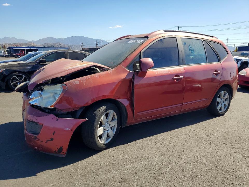 KIA RONDO 2007 con VIN KNAFG525077027385 - Foto de la subasta
