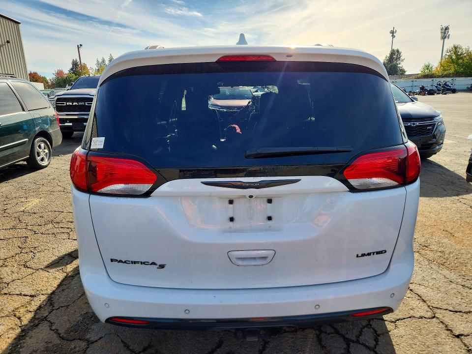 Photo 6 from auction – 2018 CHRYSLER PACIFICA with VIN 2C4RC1GG0JR158157