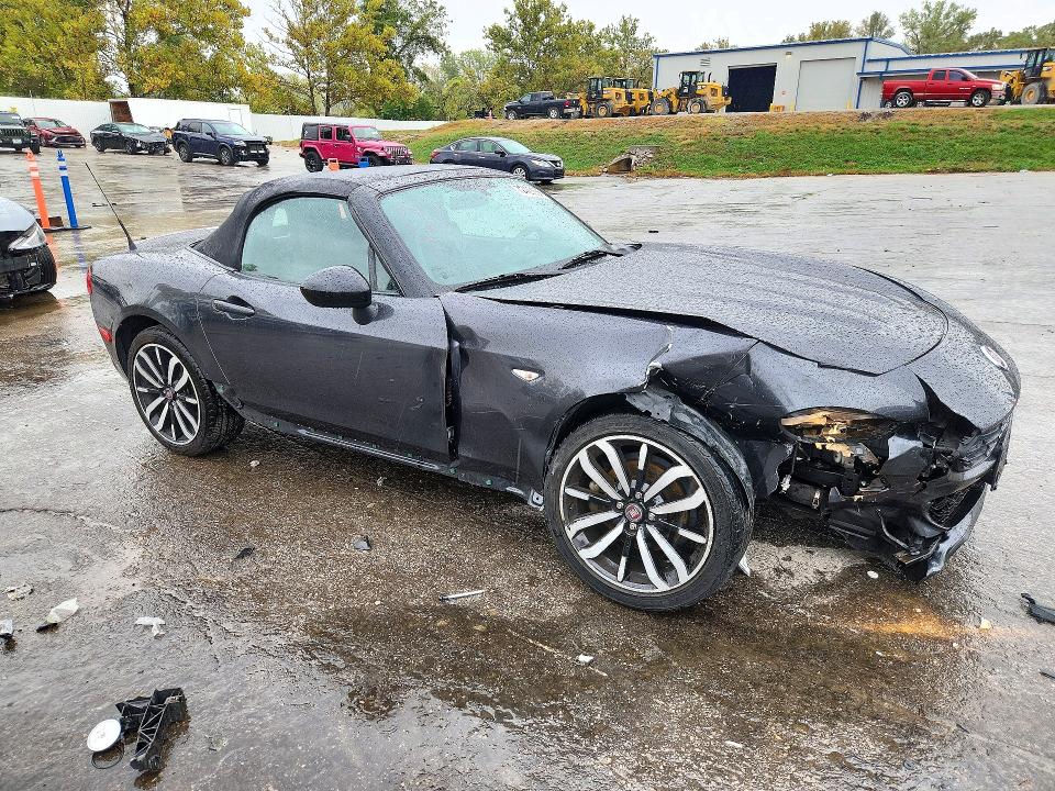 Снимка 4 от търг – 2019 FIAT 124 SPIDER с VIN JC1NFAEK5K0143613