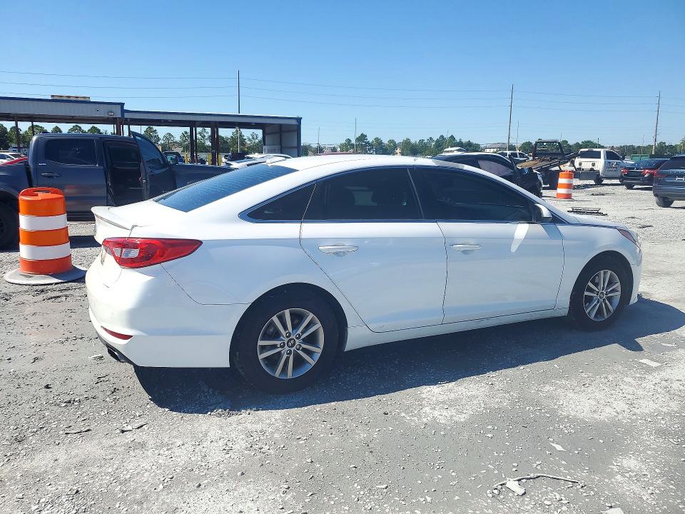 Foto 3 de la subasta – 2017 HYUNDAI SONATA con VIN 5NPE24AF2HH582885