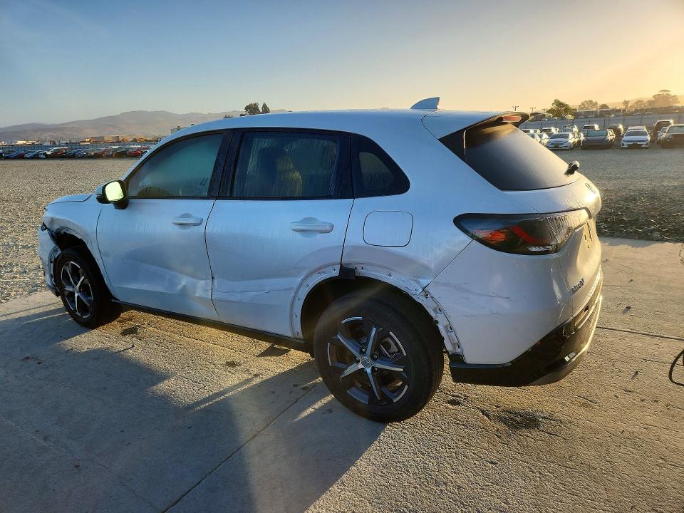 Снимка 2 от търг – 2023 HONDA HR-V с VIN 3CZRZ2H7XPM704315