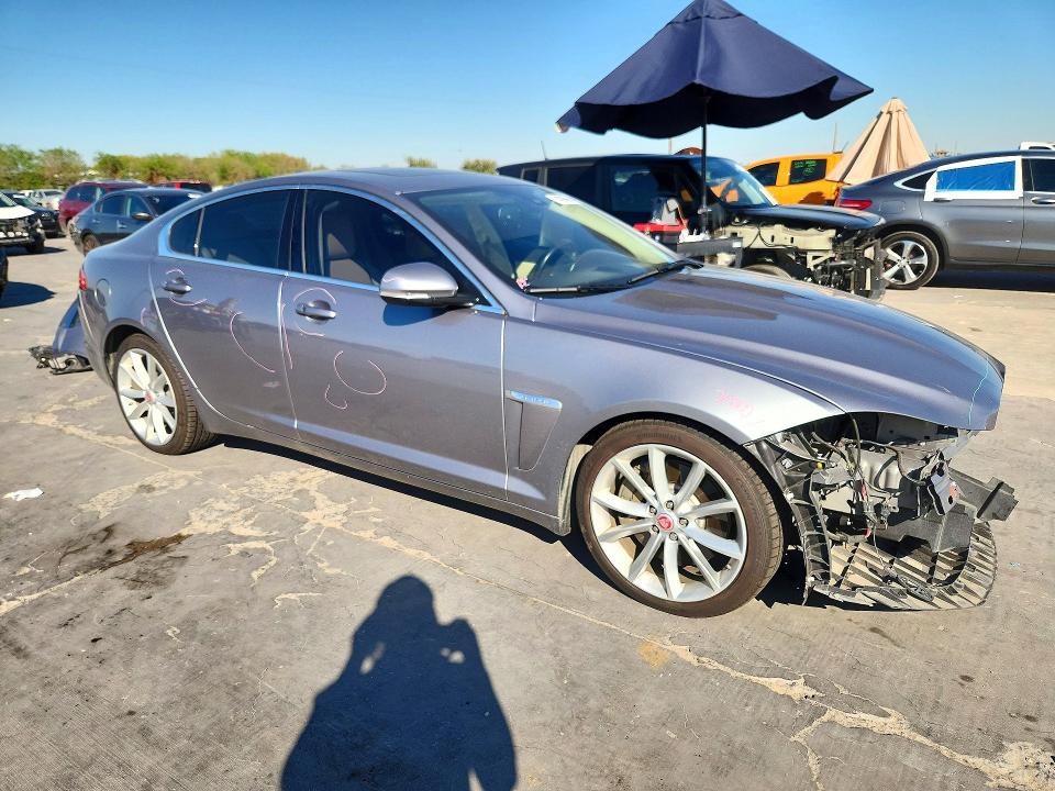 Снимка 4 от търг – 2015 JAGUAR XF с VIN SAJWA0F71F8U64308