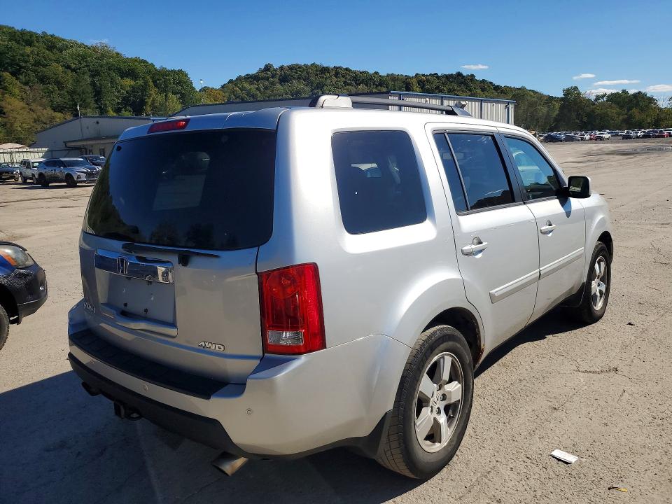 Снимка 3 от търг – 2011 HONDA PILOT с VIN 5FNYF4H69BB092845