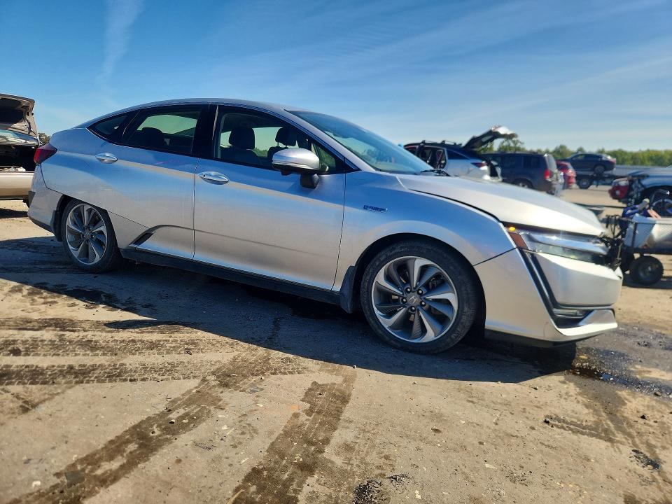 Photo 4 from auction – 2018 HONDA CLARITY with VIN JHMZC5F32JC023503
