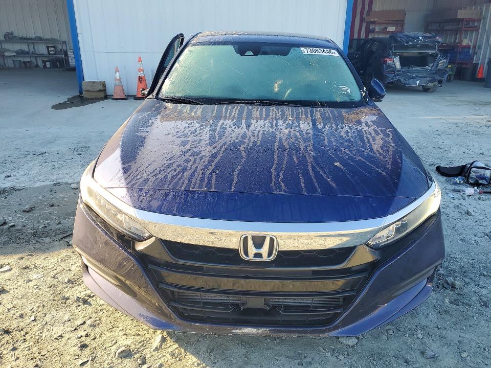 Снимка 5 от търг – 2019 HONDA ACCORD с VIN 1HGCV1F10KA103759