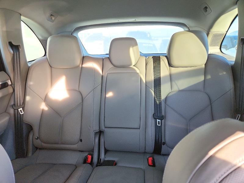 Снимка 10 от търг – 2013 PORSCHE CAYENNE с VIN WP1AF2A21DLA23224