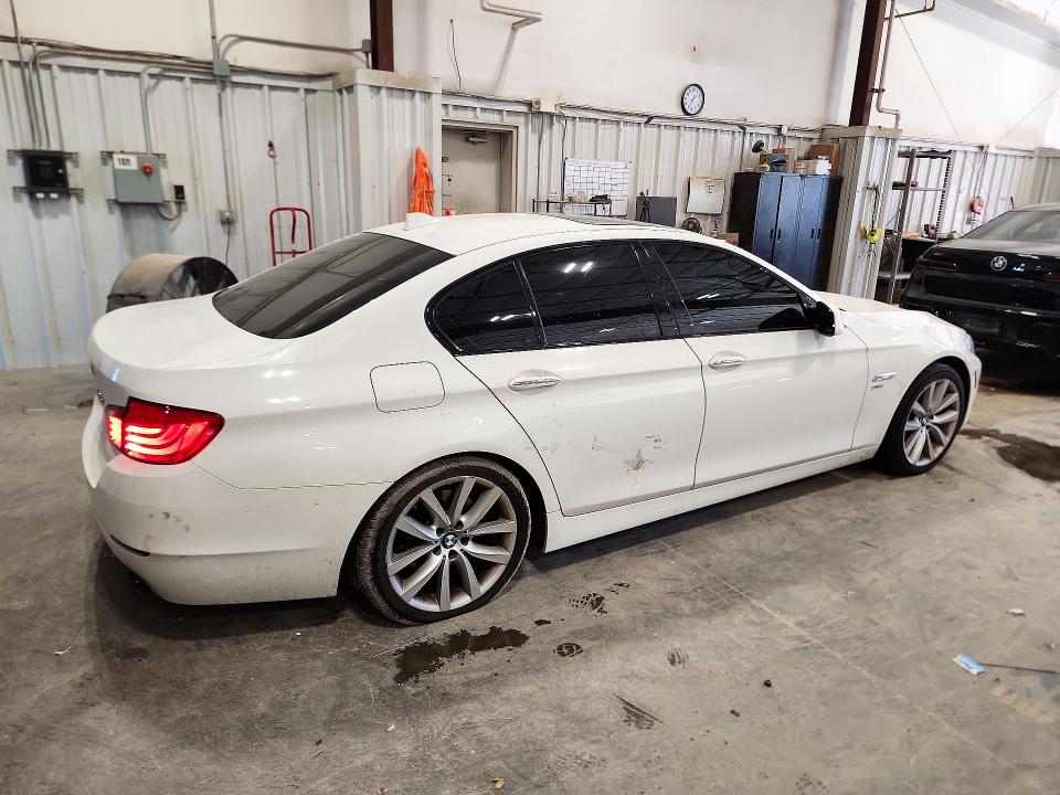 Снимка 3 от търг – 2011 BMW 535 с VIN WBAFU7C58BC878546