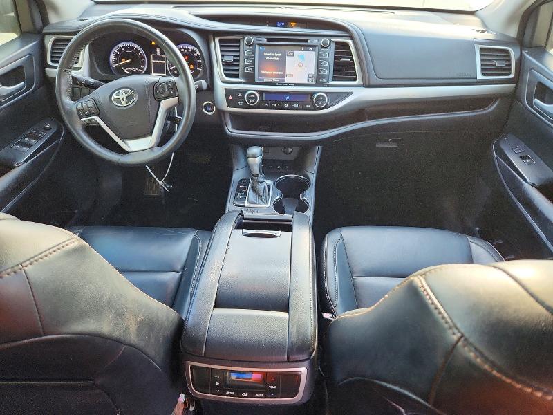 Снимка 8 от търг – 2016 TOYOTA HIGHLANDER с VIN 5TDJKRFH3GS326348
