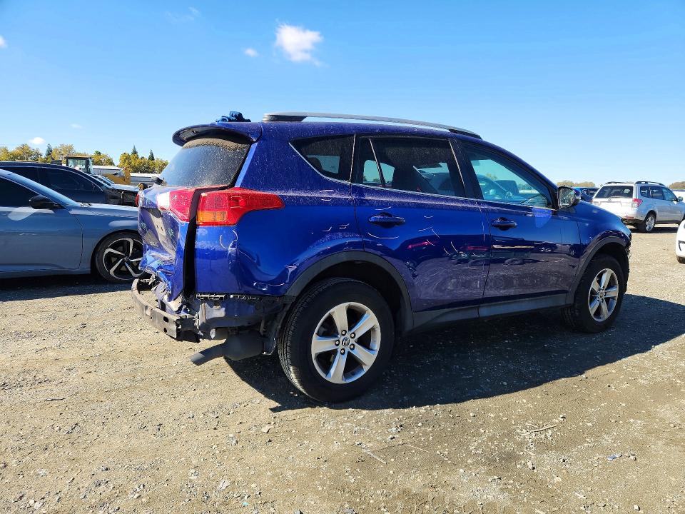 Снимка 3 от търг – 2015 TOYOTA RAV4 с VIN 2T3WFREV9FW197370