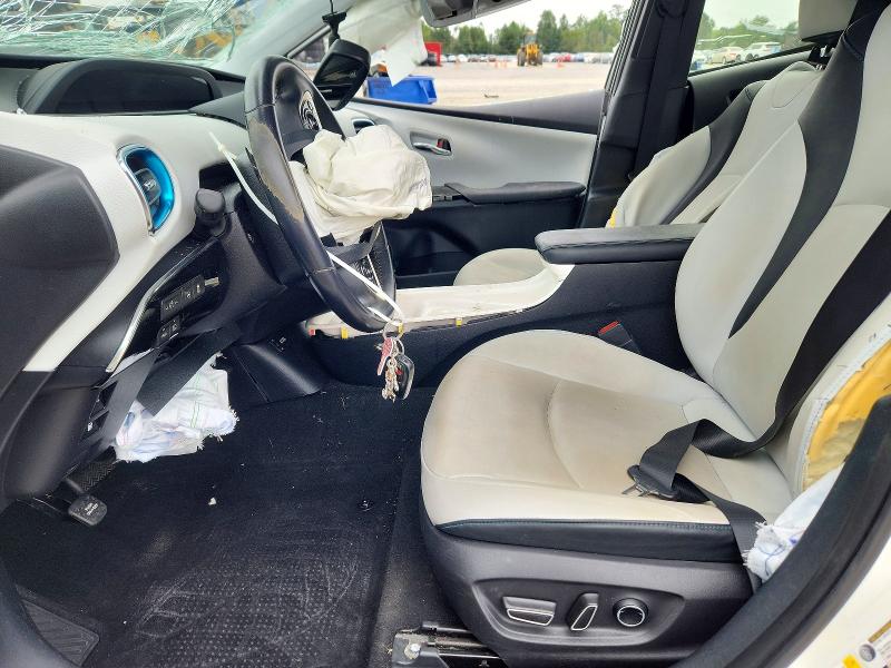 Photo 7 from auction – 2017 TOYOTA PRIUS PRIME with VIN JTDKARFP9H3031174