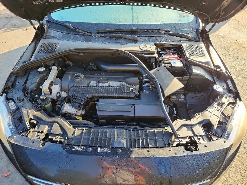 Photo 11 from auction – 2016 VOLVO S60 with VIN YV1612TK8G2392976