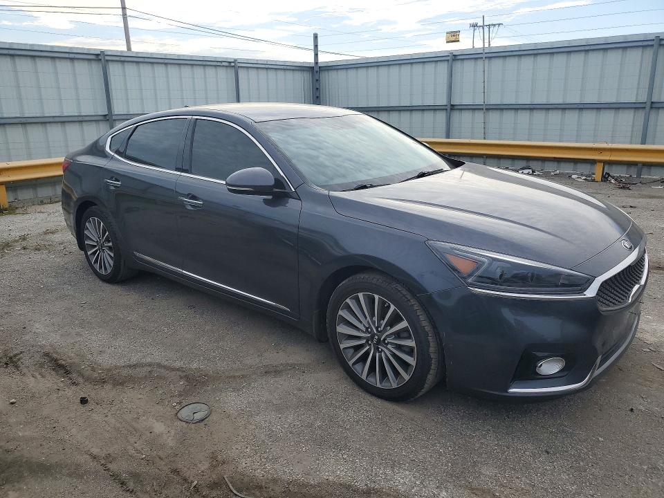 Photo 4 from auction – 2017 KIA CADENZA with VIN KNALB4J12H5042879