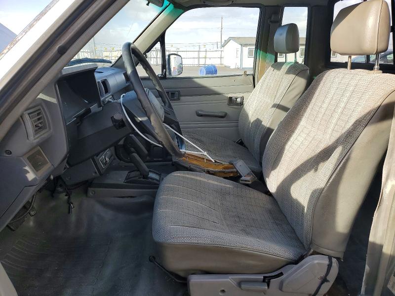 Photo 7 from auction – 1986 TOYOTA PICKUP with VIN JT4RN67P9G5000123