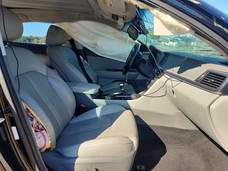 Фото 7 с аукциона – 2017 KIA OPTIMA с VIN 5XXGU4L37HG174139