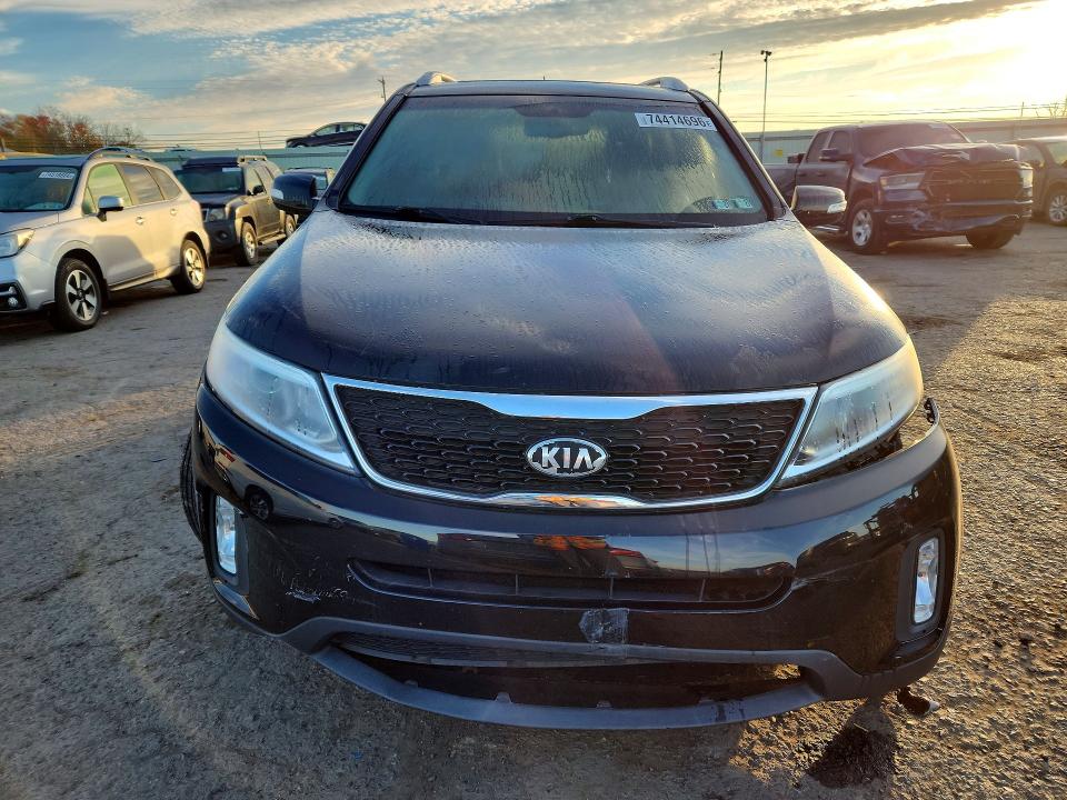 Снимка 5 от търг – 2014 KIA SORENTO с VIN 5XYKTCA67EG545859