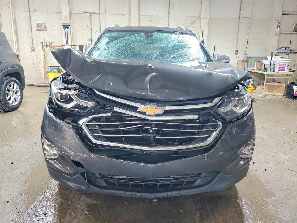 Photo 5 from auction – 2020 CHEVROLET EQUINOX with VIN 2GNAXNEVXL6159841
