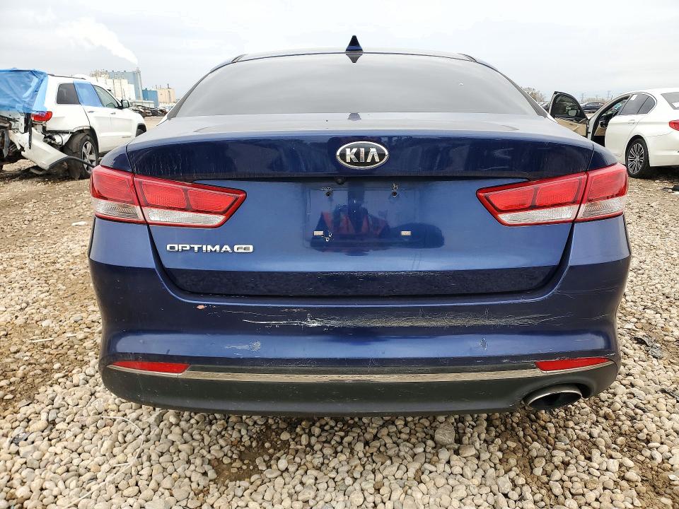 Фото 6 с аукциона – 2017 KIA OPTIMA с VIN 5XXGT4L38HG152380