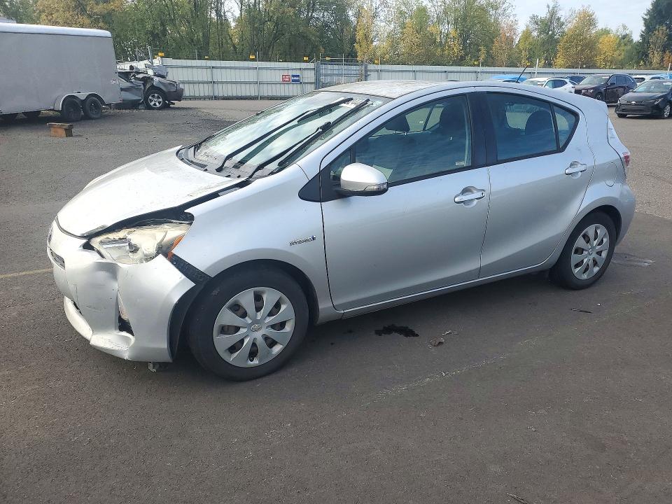 TOYOTA PRIUS C 2013 with VIN JTDKDTB32D1538432 - Photo from auction