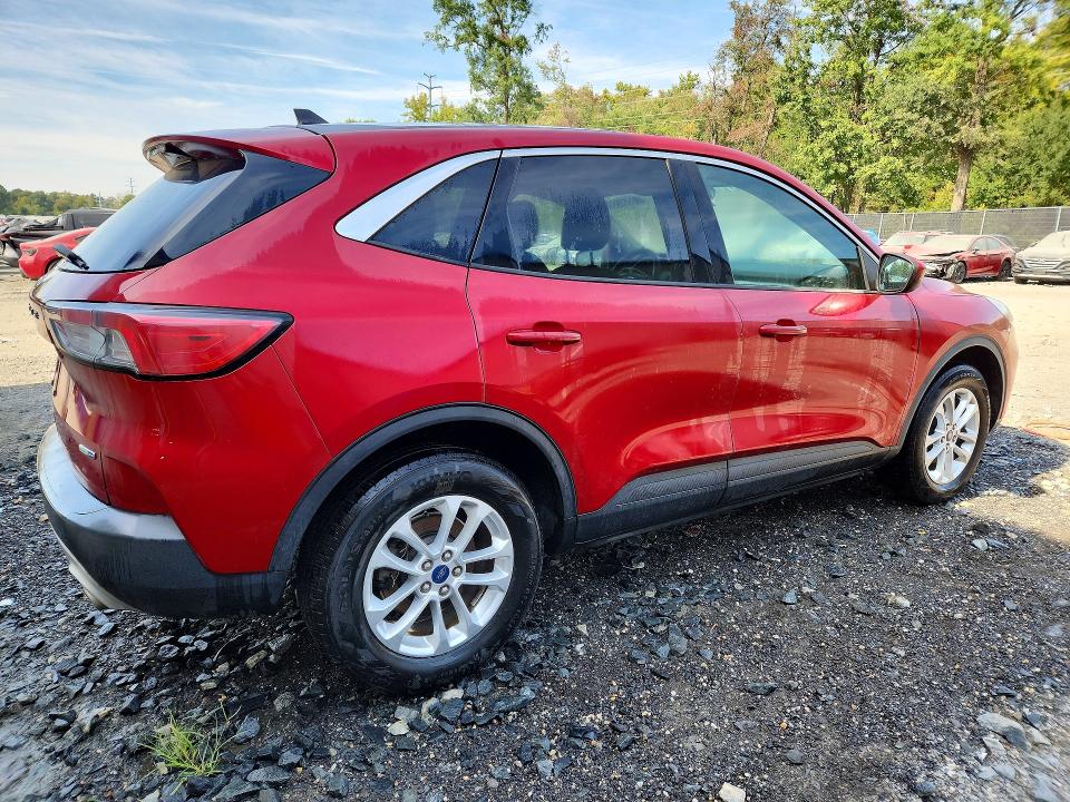 Photo 3 from auction – 2020 FORD ESCAPE with VIN 1FMCU9G64LUA89371