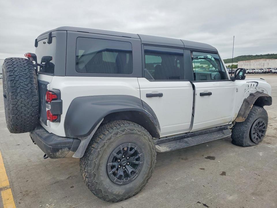 Снимка 3 от търг – 2023 FORD BRONCO с VIN 1FMEE5JR7PLB91941