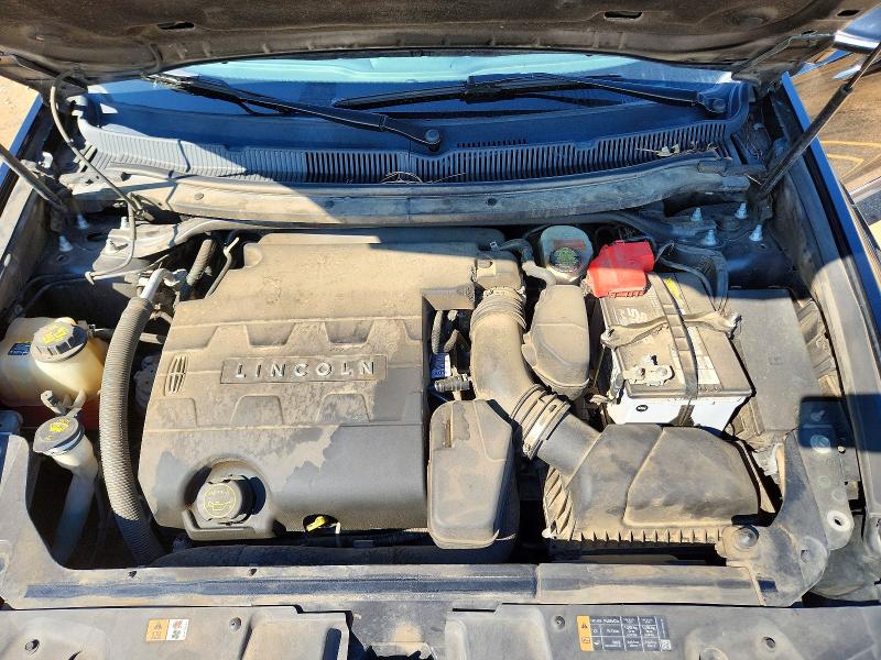 Photo 12 from auction – 2017 LINCOLN MKT with VIN 2LMHJ5NK9HBL00203