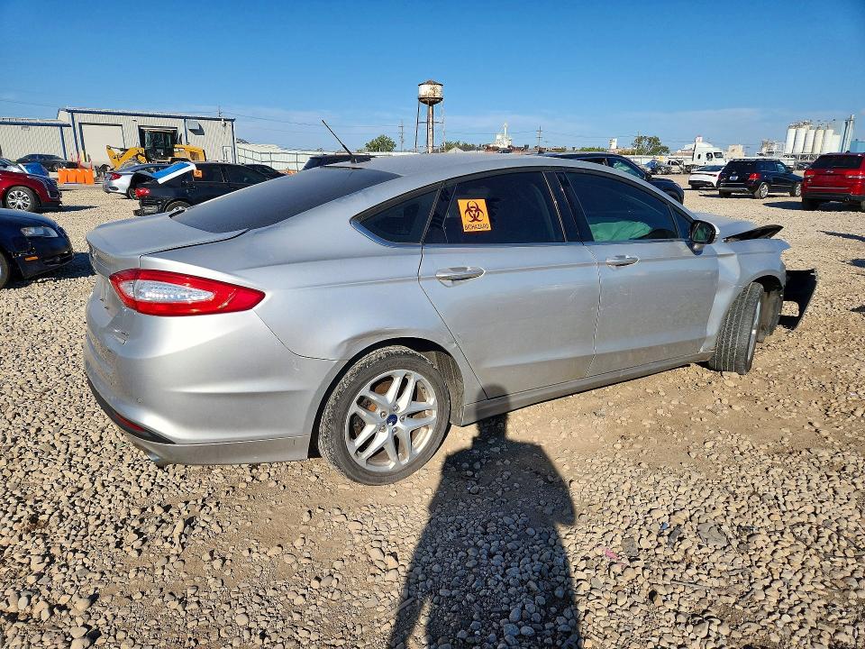 Photo 3 from auction – 2016 FORD FUSION with VIN 3FA6P0HD5GR395659
