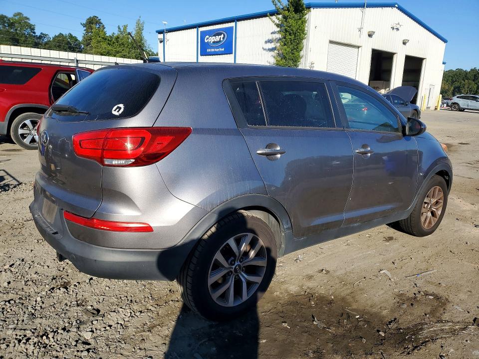 Zdjęcie 3 z aukcji – 2016 KIA SPORTAGE z VIN KNDPB3AC2G7819659