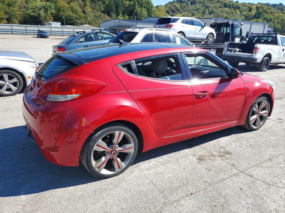 Zdjęcie 3 z aukcji – 2013 HYUNDAI VELOSTER z VIN KMHTC6AD1DU109800