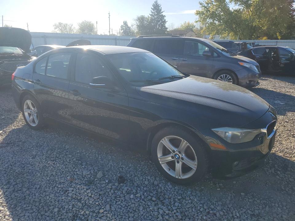 Photo 4 from auction – 2015 BMW 328 with VIN WBA3B3C57FF546670