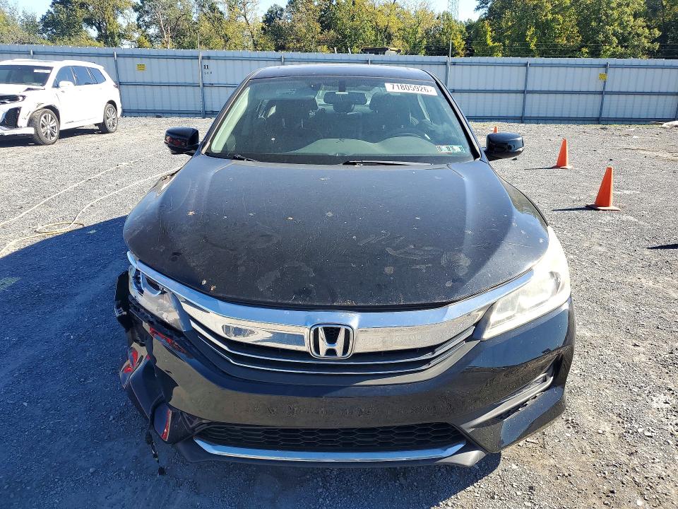 Photo 5 from auction – 2017 HONDA ACCORD with VIN 1HGCR2F89HA024039