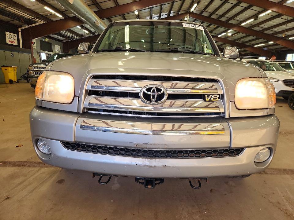 Снимка 5 от търг – 2006 TOYOTA TUNDRA с VIN 5TBDT44126S502624
