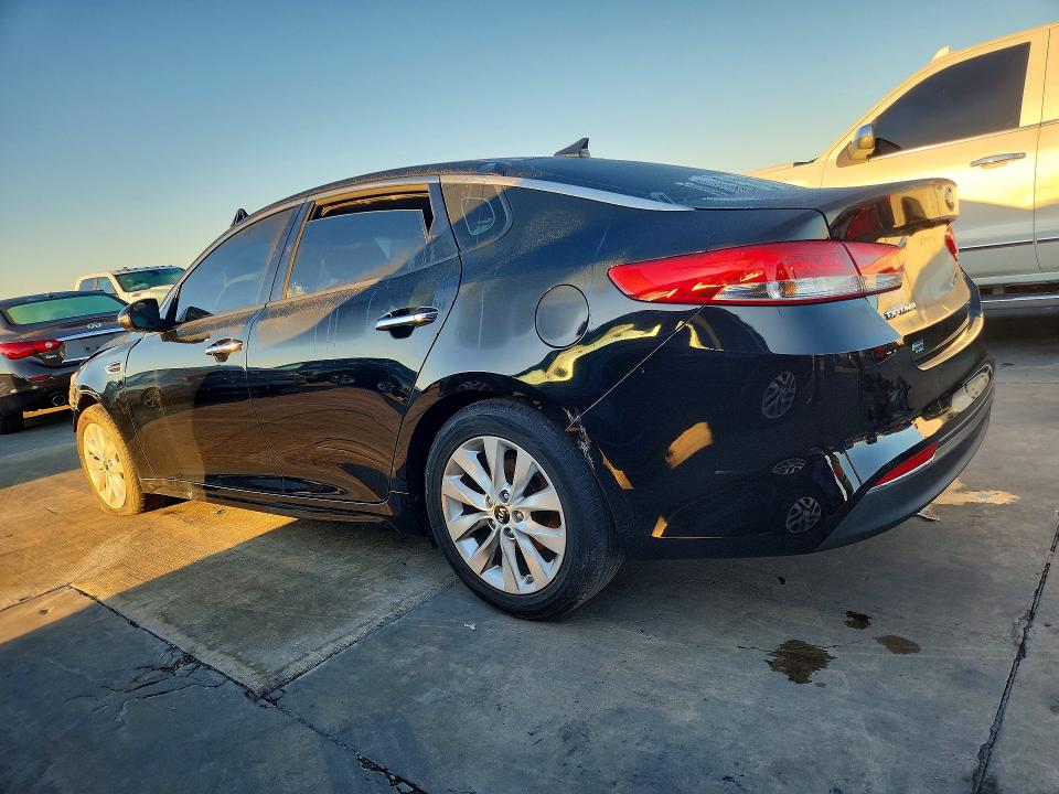 Фото 2 с аукциона – 2017 KIA OPTIMA с VIN 5XXGU4L37HG138709