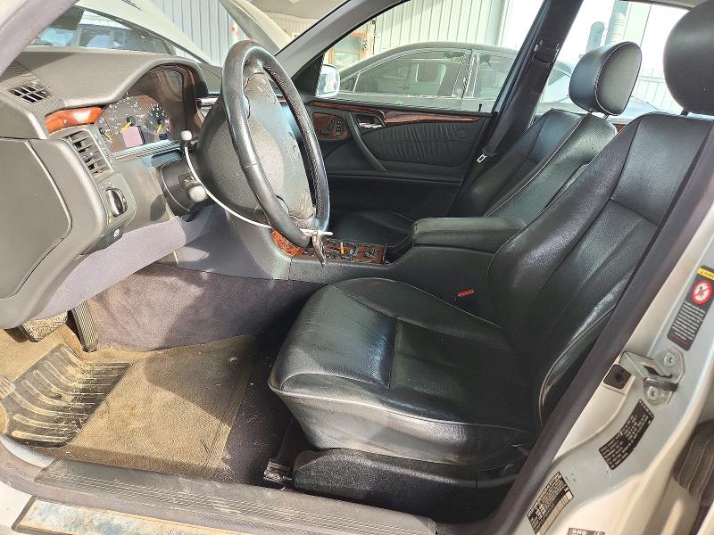 Снимка 7 от търг – 2000 MERCEDES-BENZ E с VIN WDBJF65J2YB089785