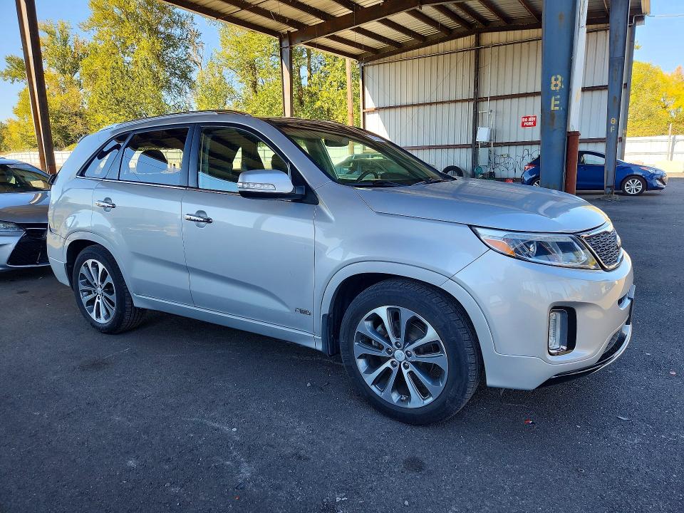 Photo 4 from auction – 2014 KIA SORENTO with VIN 5XYKWDA72EG452074