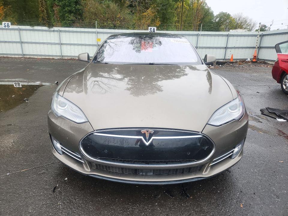 Снимка 5 от търг – 2015 TESLA MODEL S с VIN 5YJSA1V27FF097407