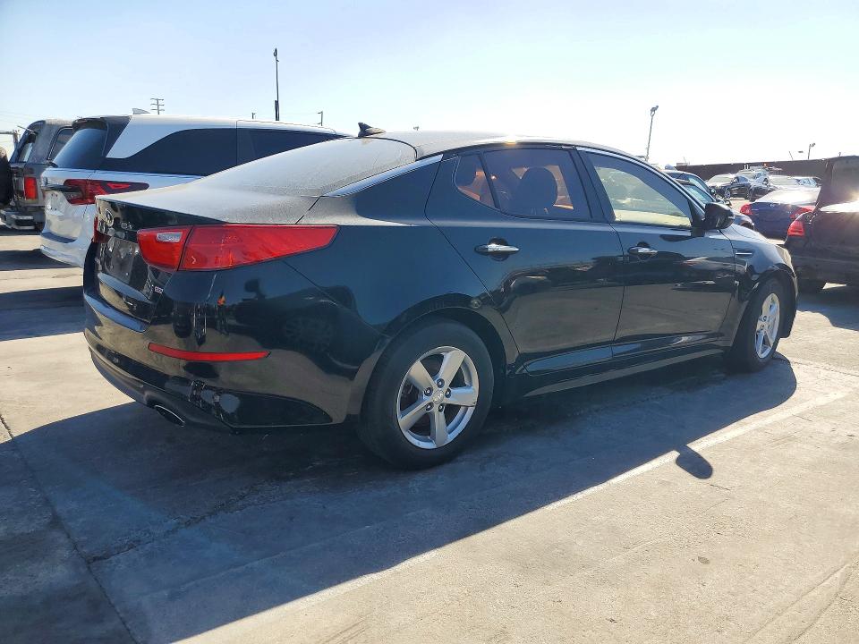 Фото 3 с аукциона – 2015 KIA OPTIMA с VIN 5XXGM4A7XFG462787