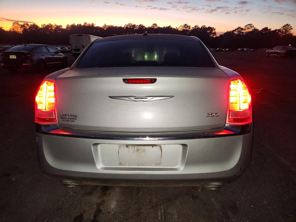 Снимка 6 от търг – 2012 CHRYSLER 300 с VIN 2C3CCACG0CH224263