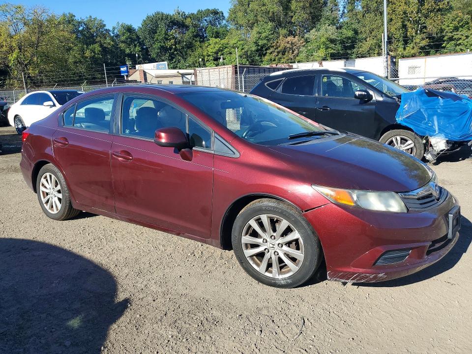 Снимка 4 от търг – 2012 HONDA CIVIC с VIN 19XFB2F82CE353168