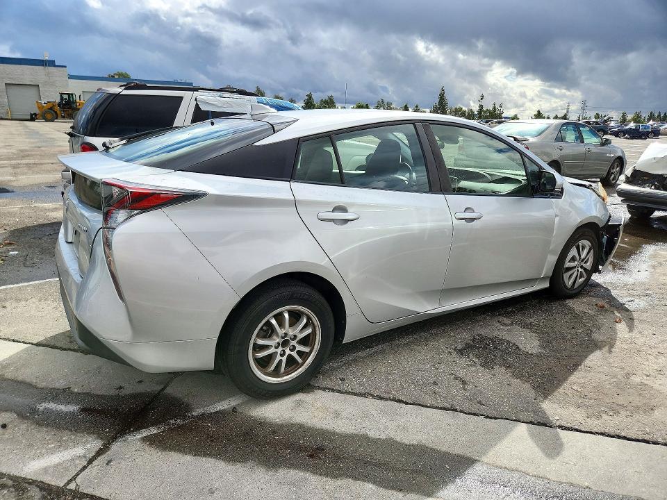 Снимка 3 от търг – 2017 TOYOTA PRIUS с VIN JTDKARFU4H3038913