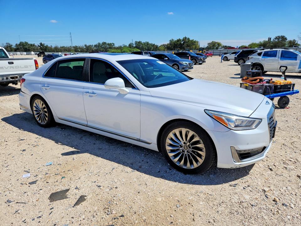 Foto 4 de la subasta – 2018 GENESIS G90 con VIN KMHG54JH9JU044130