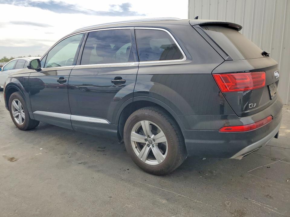 Фото 2 с аукциона – 2017 AUDI Q7 с VIN WA1LHAF71HD039193
